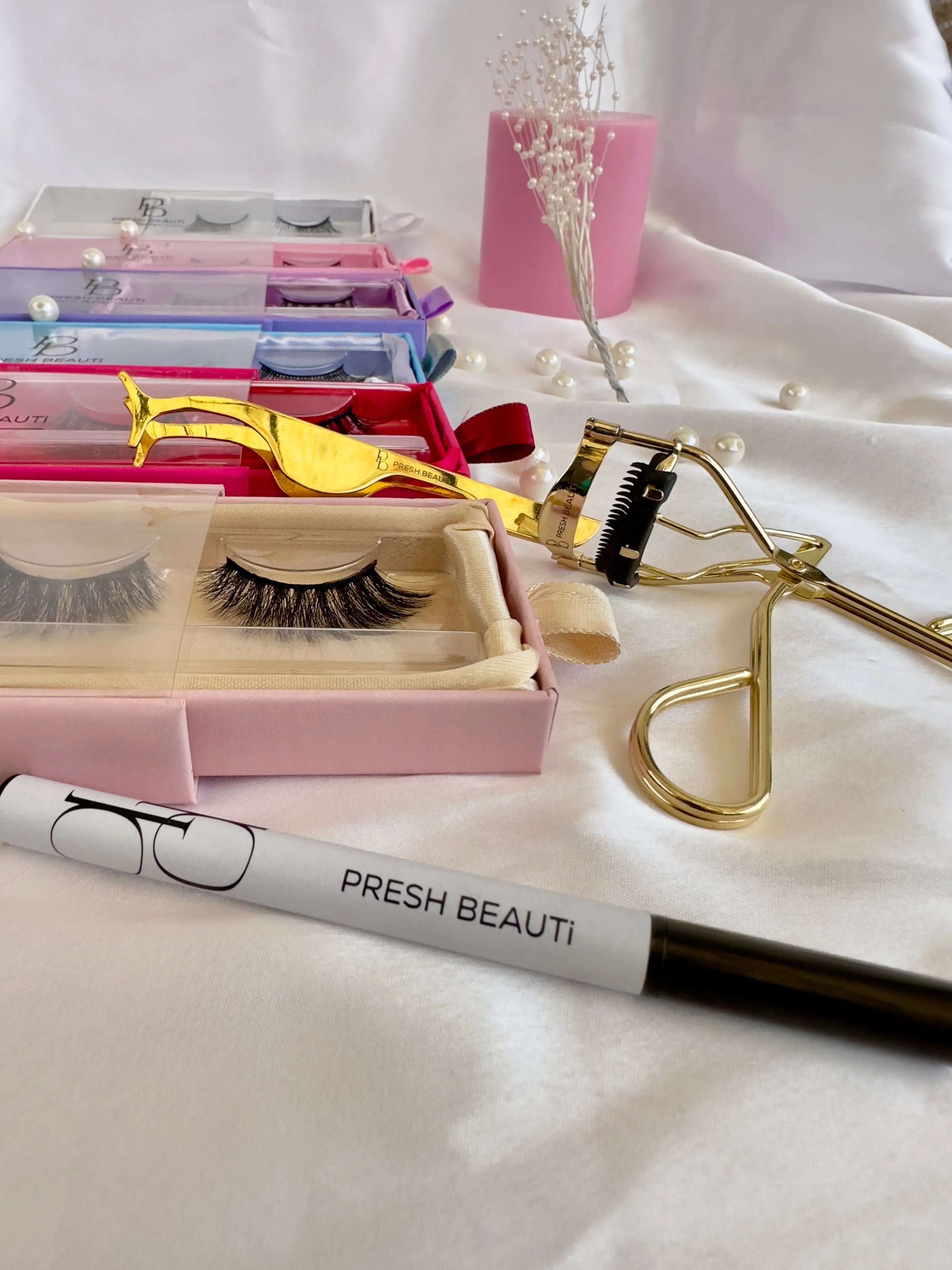Eyelash accessories